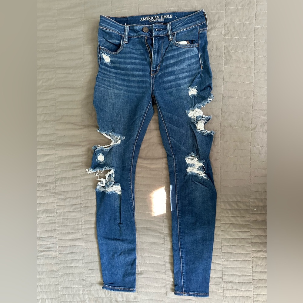 Ripped Skinny Jeans | American Eagle | Size 6